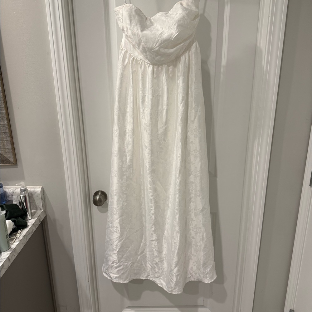 Elegant White Strapless Maxi Dress